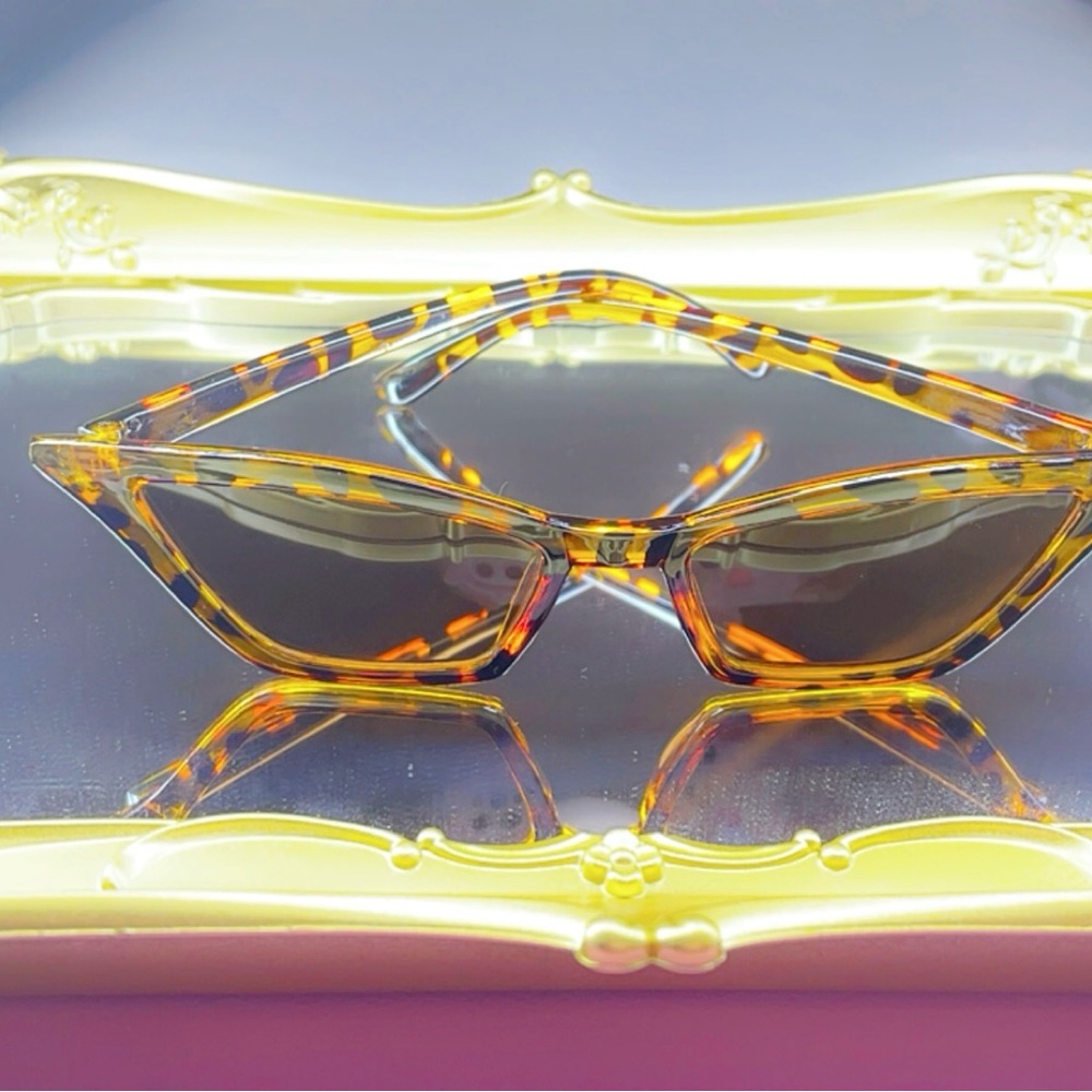 Tortoise Shell Cat-Eye Sunglasses - Picture 2 of 3